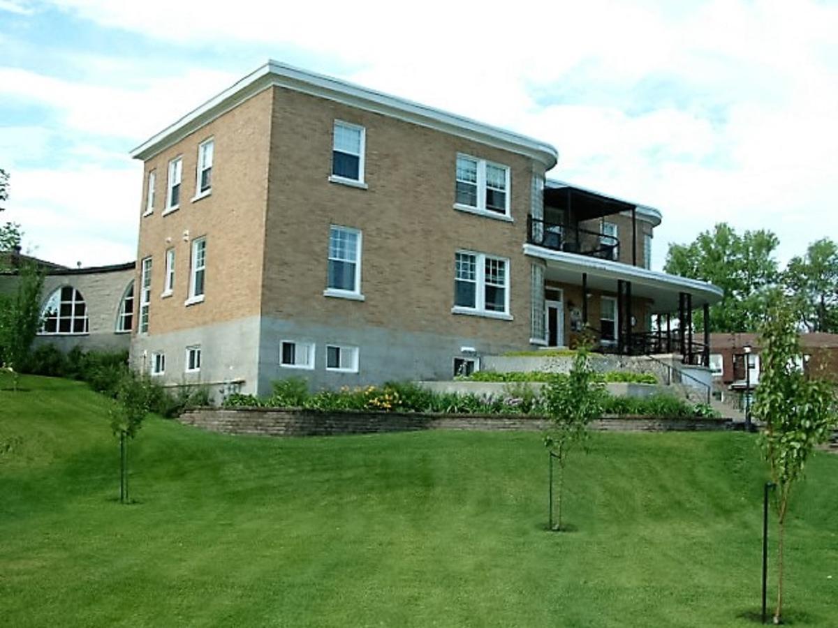 Auberge Le St-Georges Saguenay Ngoại thất bức ảnh