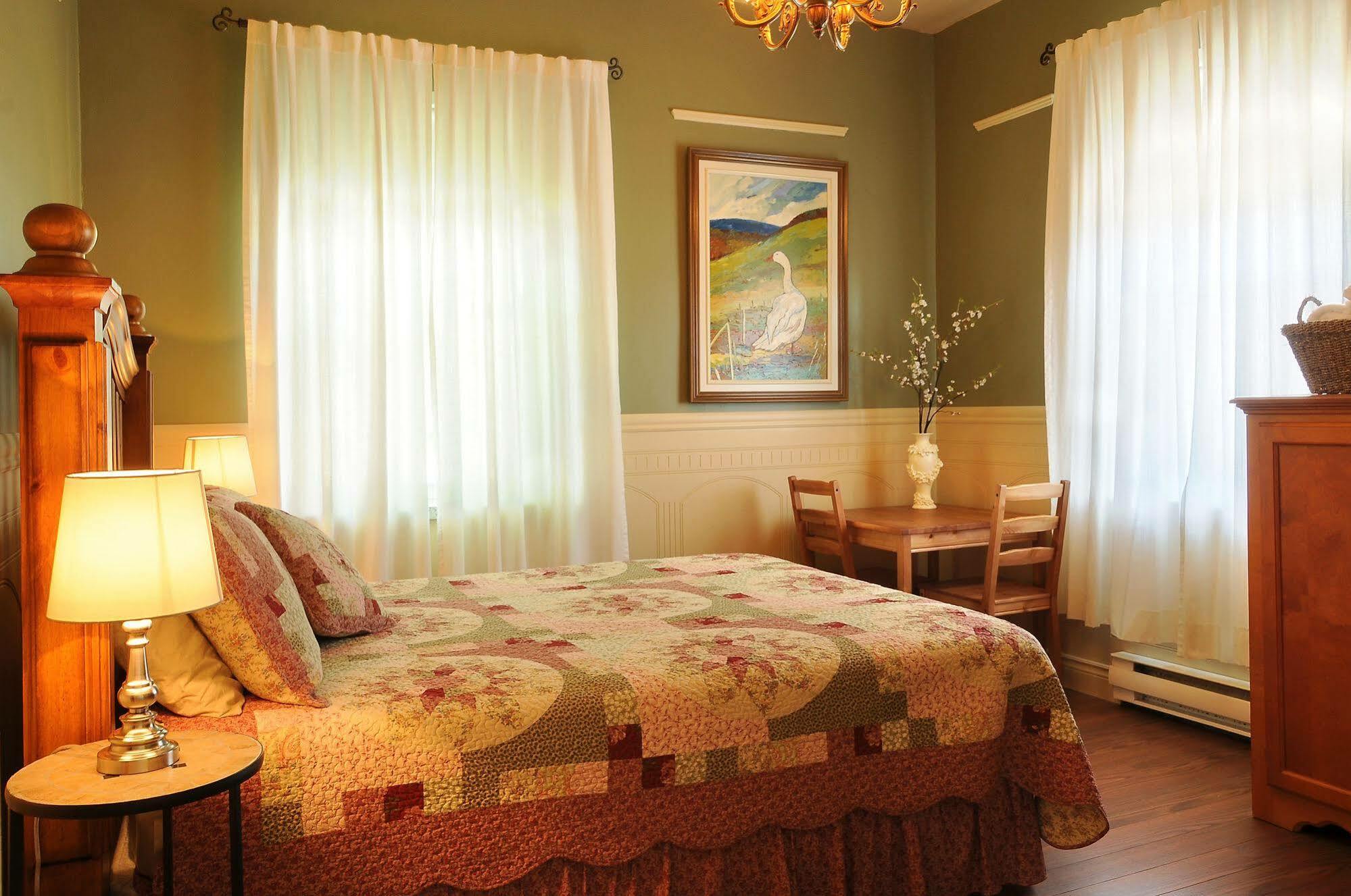 Auberge Le St-Georges Saguenay Ngoại thất bức ảnh